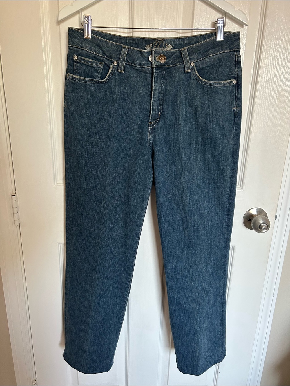 Women's Ankle-Length Straight Jeans in Dark Blue